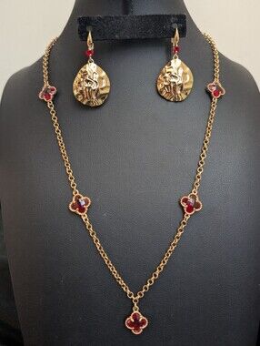 Designer  Necklace & Earrings In Gold And Red !
